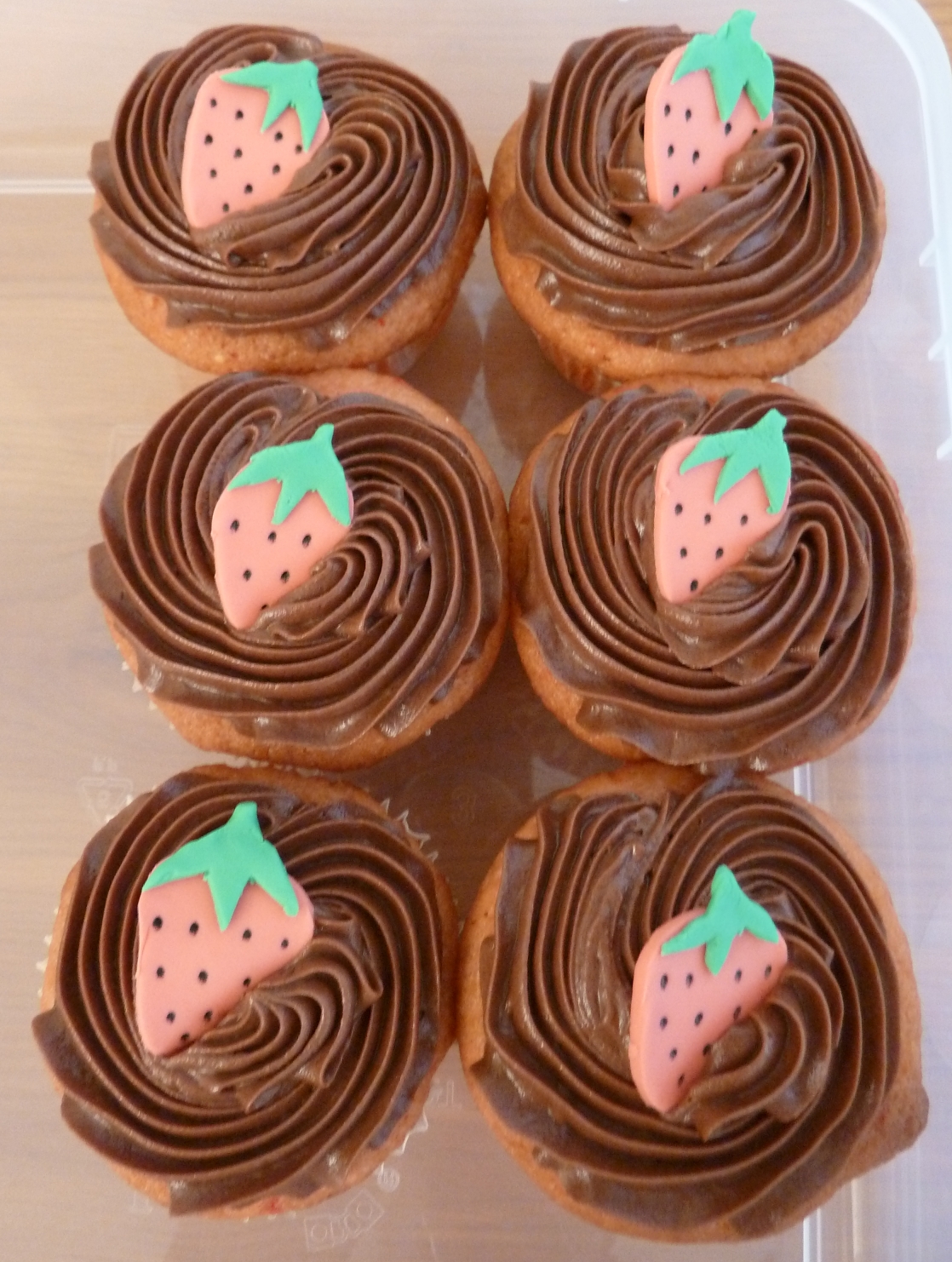 Chocolate Strawberry Cupcakes — full-size photo
